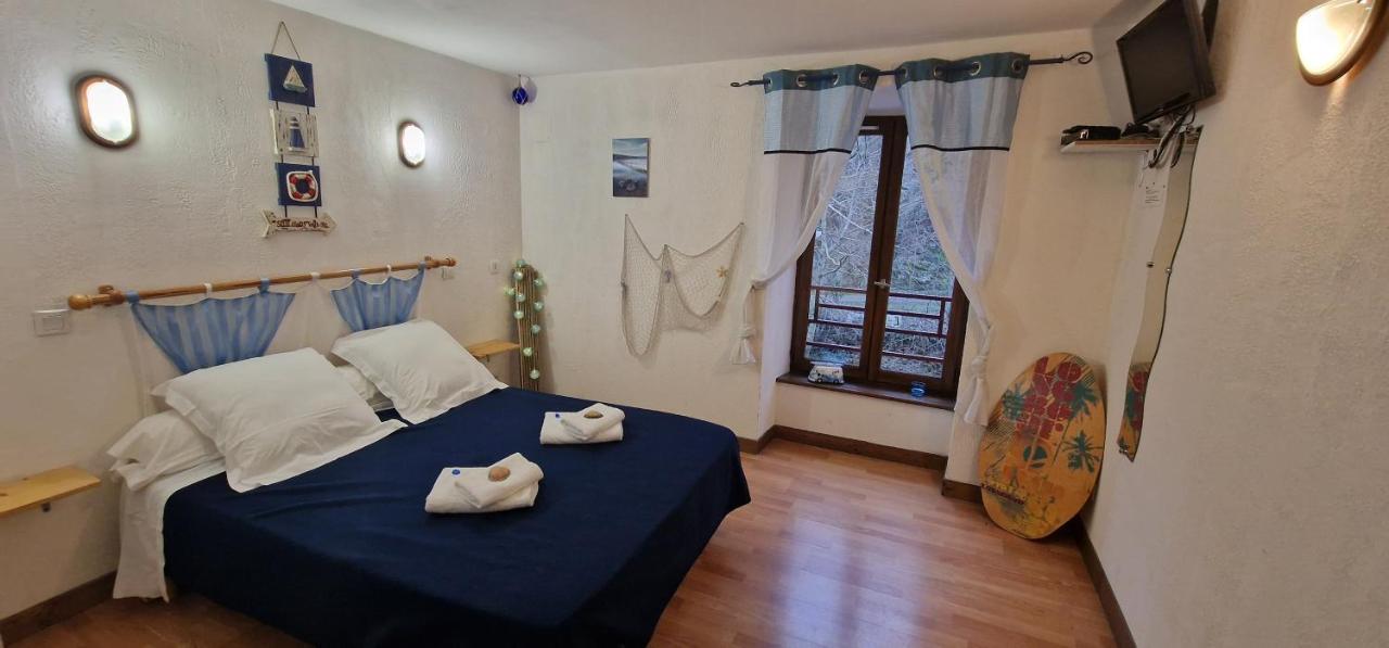Chambres D'Hotes Les Lits Des Fees Saint-Floret Luaran gambar