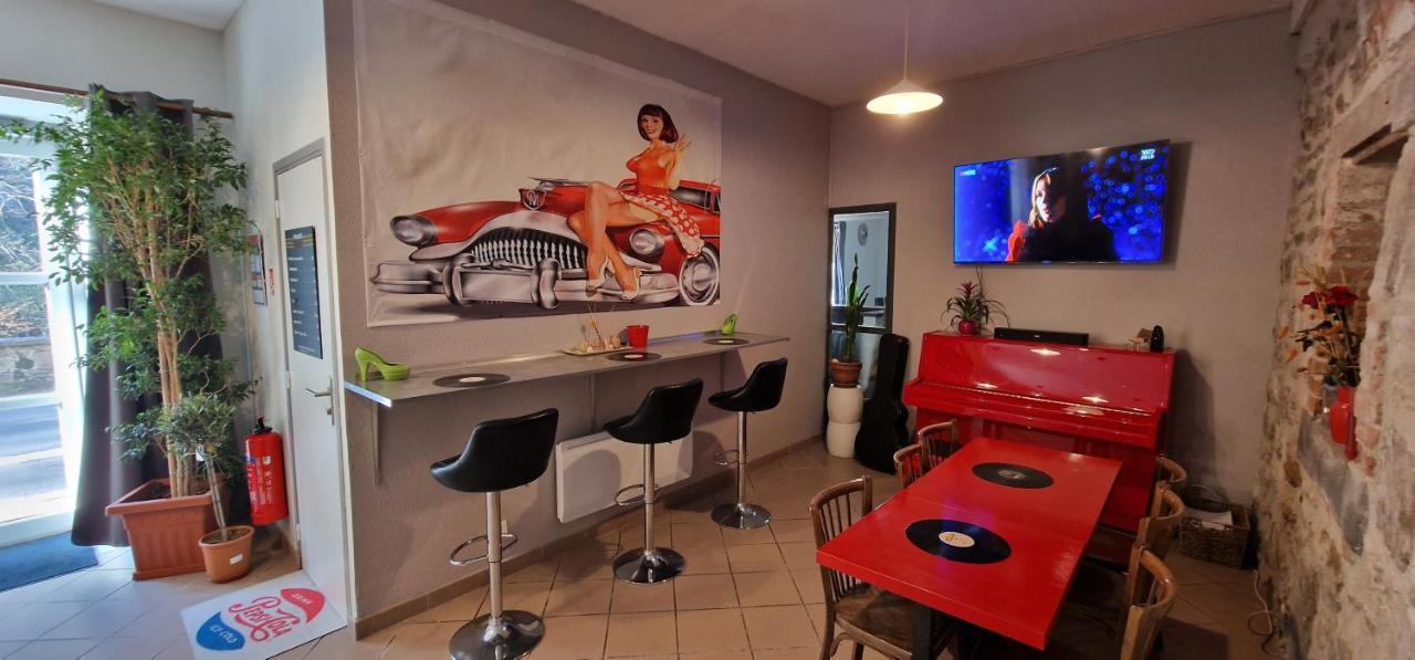 Chambres D'Hotes Les Lits Des Fees Saint-Floret Luaran gambar