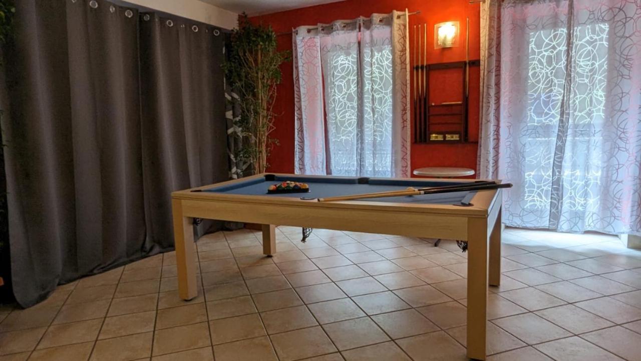 Chambres D'Hotes Les Lits Des Fees Saint-Floret Luaran gambar