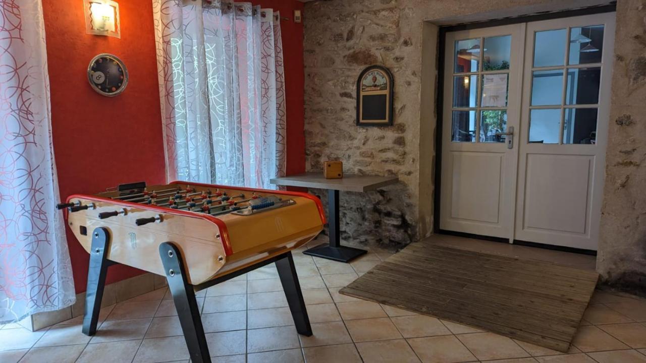 Chambres D'Hotes Les Lits Des Fees Saint-Floret Luaran gambar