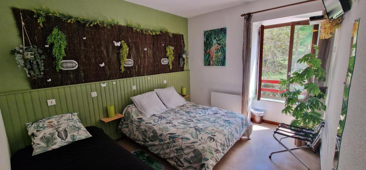 Chambres D'Hotes Les Lits Des Fees Saint-Floret Luaran gambar